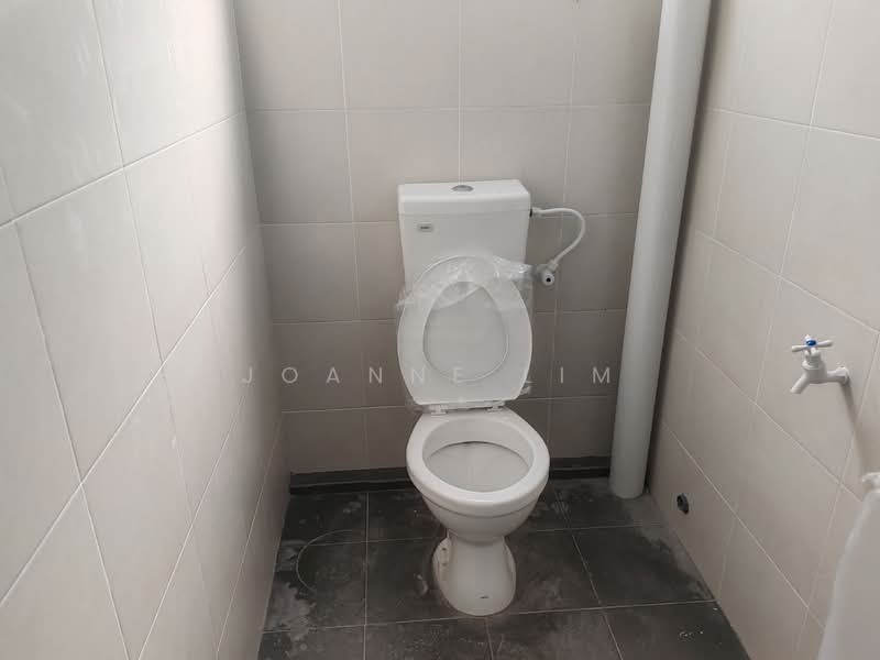 Shop / Office for Rent in Scientex Bandar Jasin (Jasin) - Joanne Lim - Bathroom - PropertyGuru.com.my