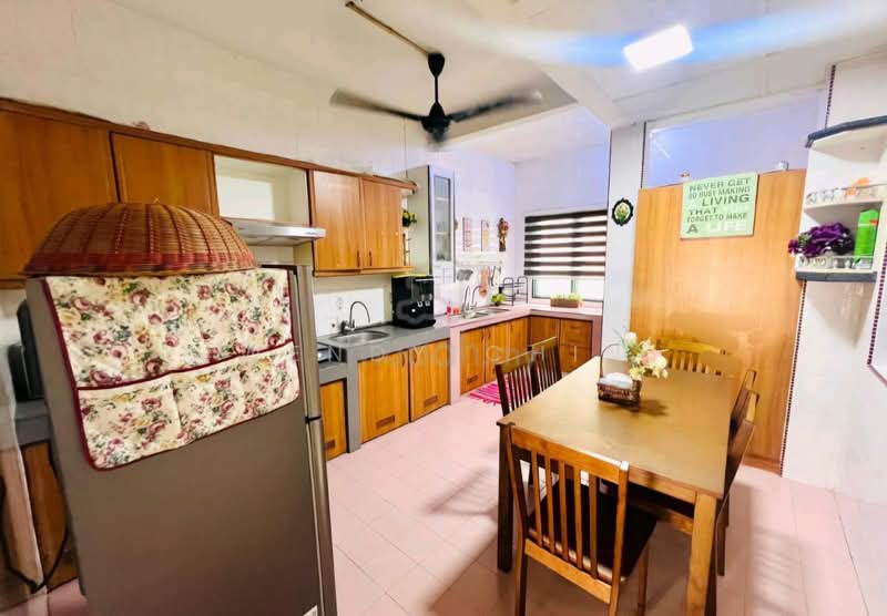 2-storey Terraced House for Sale in TAMAN PUCHONG UTAMA (Puchong) - Wendy Chin - Kitchen - PropertyGuru.com.my