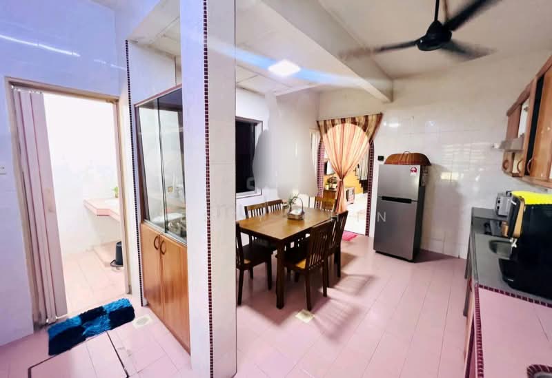 2-storey Terraced House for Sale in TAMAN PUCHONG UTAMA (Puchong) - Wendy Chin - Kitchen - PropertyGuru.com.my