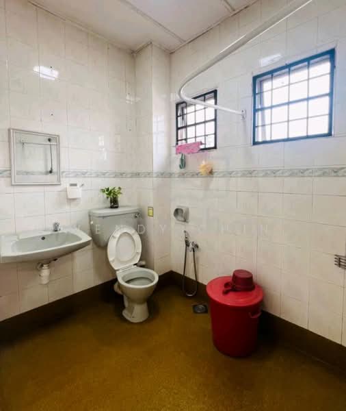 2-storey Terraced House for Sale in TAMAN PUCHONG UTAMA (Puchong) - Wendy Chin - Bathroom - PropertyGuru.com.my