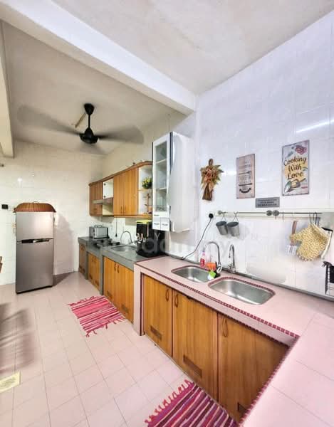 2-storey Terraced House for Sale in TAMAN PUCHONG UTAMA (Puchong) - Wendy Chin - Kitchen - PropertyGuru.com.my