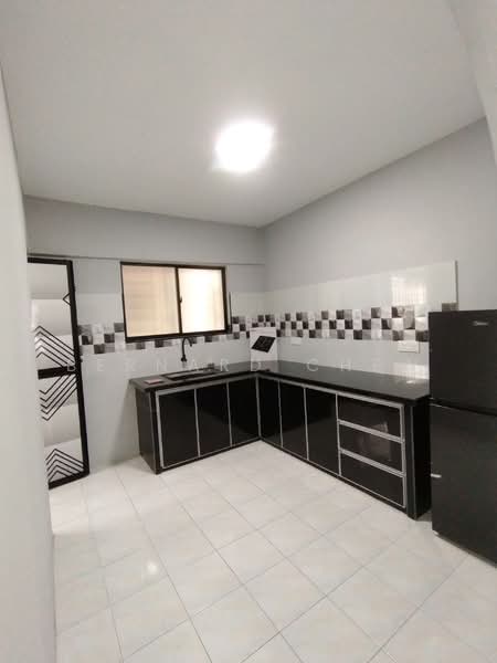 Apartment for Rent at Taman Pekaka Block 31 - Bernard Chew - Kitchen - PropertyGuru.com.my