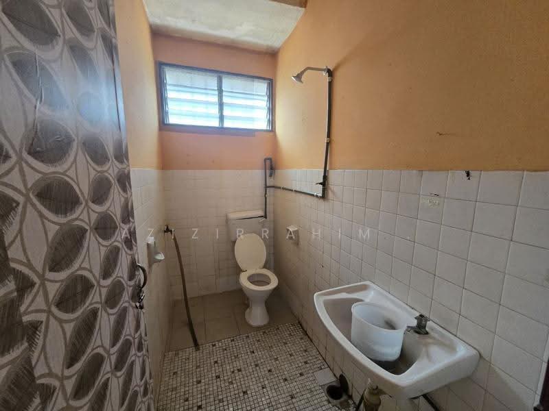 Rumah Teres 2-Tingkat untuk Dijual di Cheras (Selangor) - Azizirrahim . - Bathroom - PropertyGuru.com.my