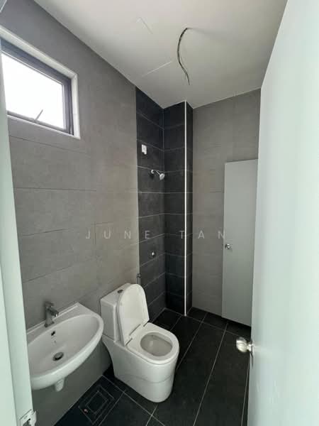 2-storey Terraced House for Sale in Kampung Sentosa Barat (Pasir Gudang) - June Tan - Bathroom - PropertyGuru.com.my