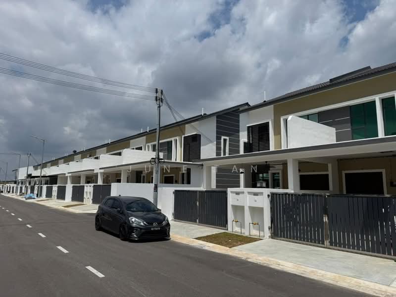 2-storey Terraced House for Sale in Kampung Sentosa Barat (Pasir Gudang) - June Tan - Exterior - PropertyGuru.com.my