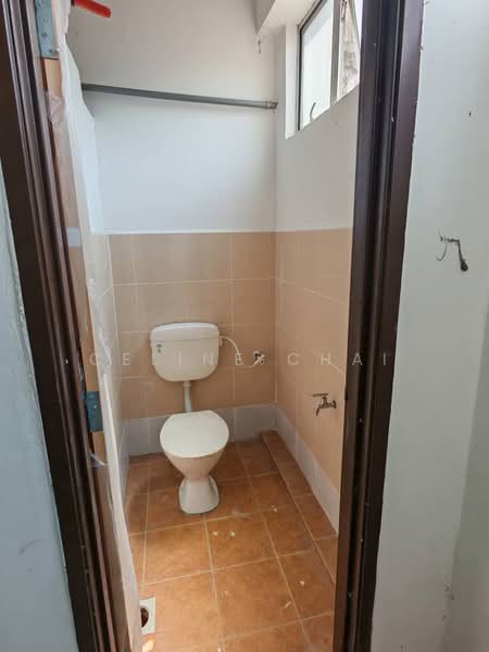 Kedai / Pejabat untuk Dijual di Yong Peng (Johor) - Celine Chai - Bathroom - PropertyGuru.com.my