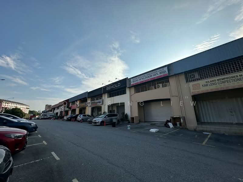 Kilang Teres untuk Dijual di Taman Bukit Permai (Cheras) - Yoong Sing Liew - Exterior - PropertyGuru.com.my