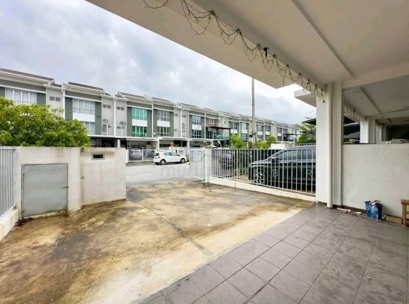 Bukit Rahman Putra untuk Untuk Dijual - RM 700,000, Apr 2026 - Exterior - PropertyGuru.com.my