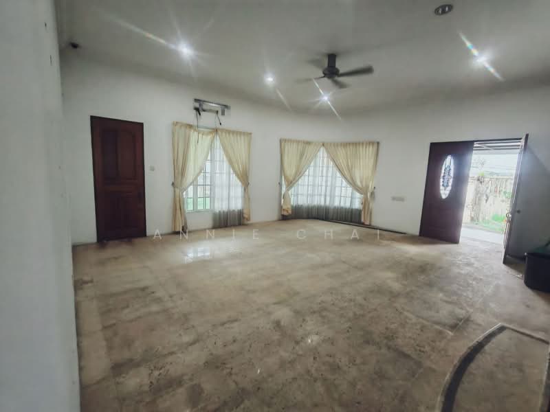 Bungalow for Sale in Kampung Mohd Amin (Johor Bahru) - Annie Chai - Living Room - PropertyGuru.com.my