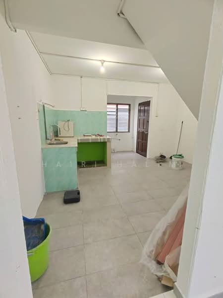2-storey Terraced House for Sale in Seksyen 18 (Shah Alam) - Hairi Halim - Kitchen - PropertyGuru.com.my