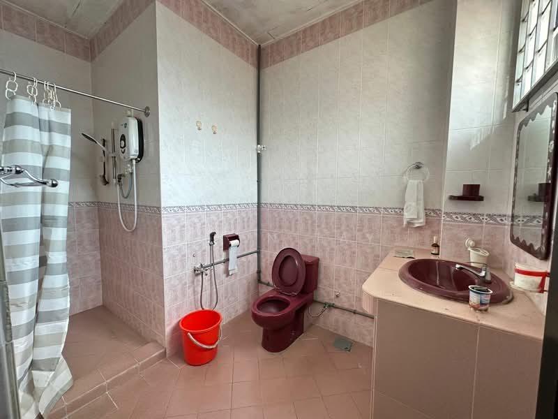 2-storey Terraced House for Sale in Taman Bukit Katil Indah (Bukit Katil) - Elson Tay - Bathroom - PropertyGuru.com.my
