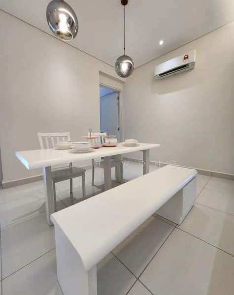 Kondominium untuk Disewa di Vivo Residential Suites - Kath Wong - Dining Room - PropertyGuru.com.my