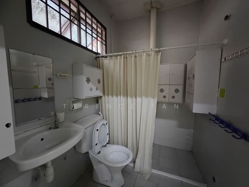 Taman Desa Tebrau untuk Untuk Dijual - RM 690,000, Apr 2026 - Bathroom - PropertyGuru.com.my