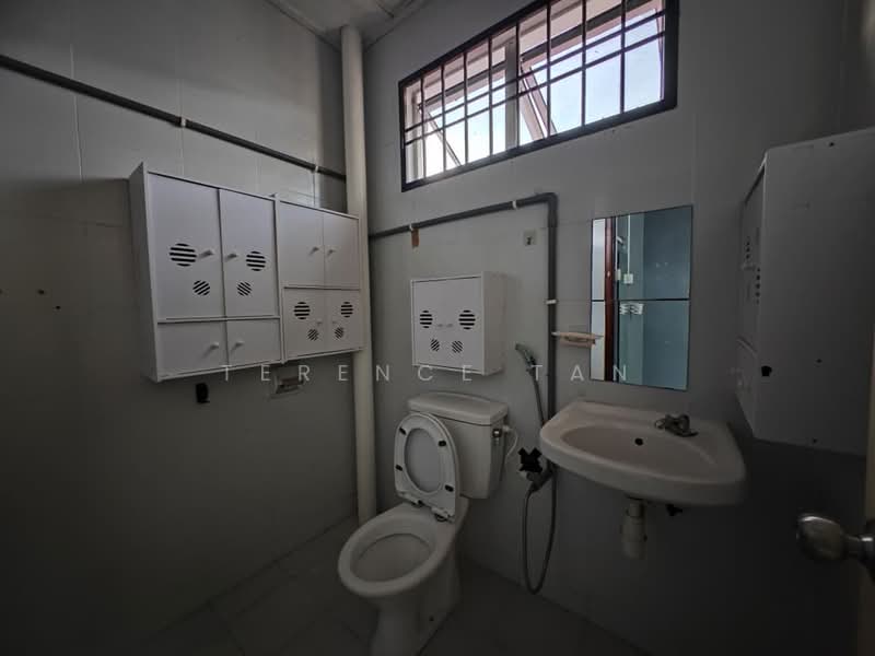 Rumah Teres 2 Tingkat untuk Dijual di Taman Desa Tebrau (Tebrau) - Terence Tan - Bathroom - PropertyGuru.com.my