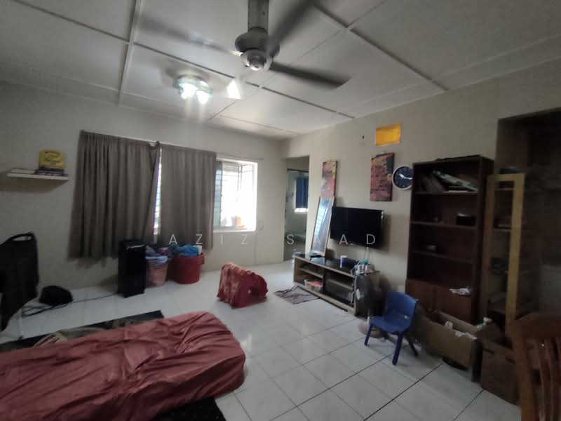Apartment for Sale at saujana apartment - Aziz Saad - Living Room - PropertyGuru.com.my