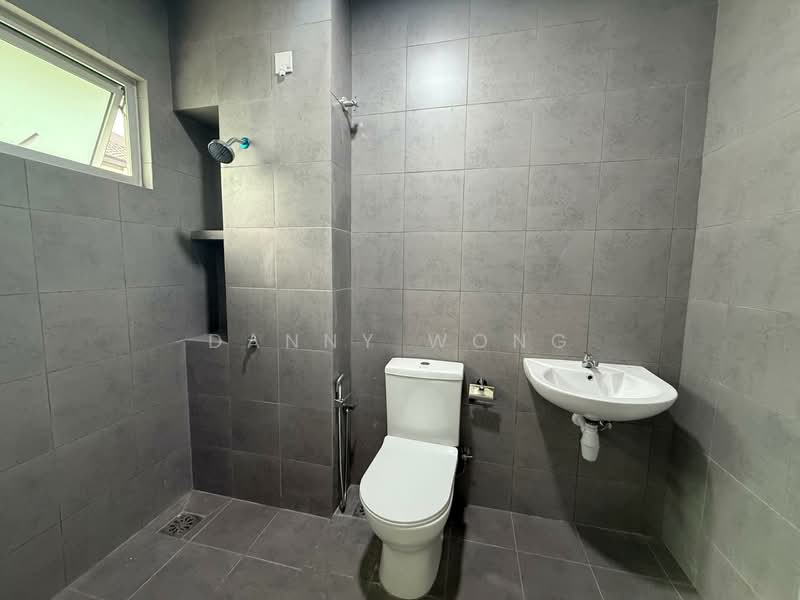 Rumah Teres 2 Tingkat untuk Disewa di Bandar Gamuda Gardens (Rawang) - Danny Wong - Bathroom - PropertyGuru.com.my