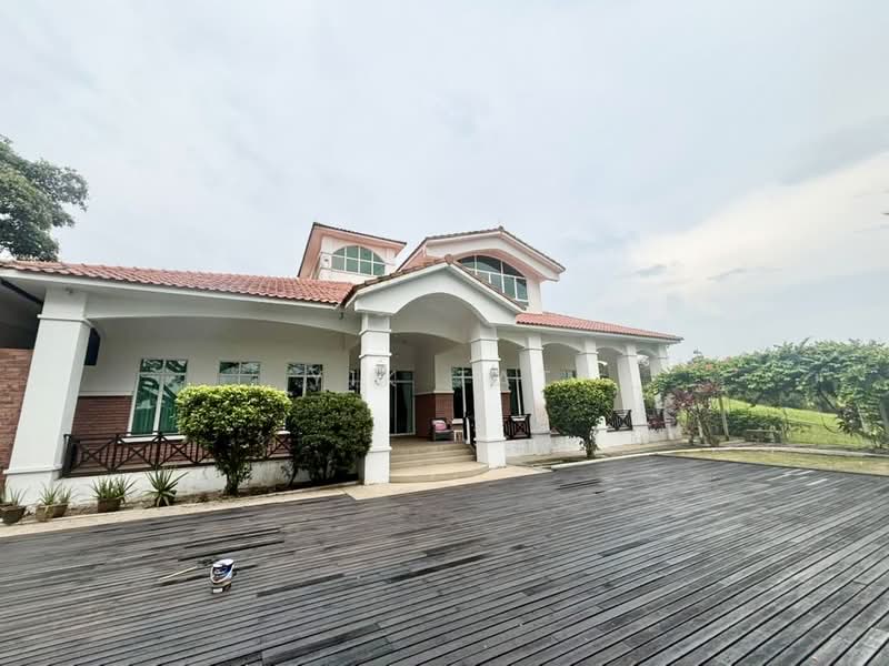 Bungalow for Sale in Leisure Farm (Gelang Patah) - Yik Tat - Exterior - PropertyGuru.com.my