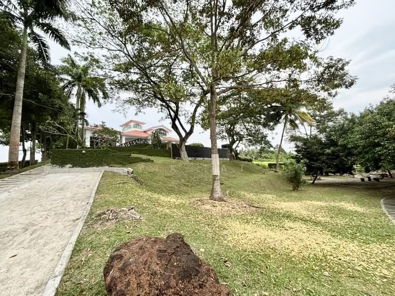 Bungalow for Sale in Leisure Farm (Gelang Patah) - Yik Tat - Exterior - PropertyGuru.com.my