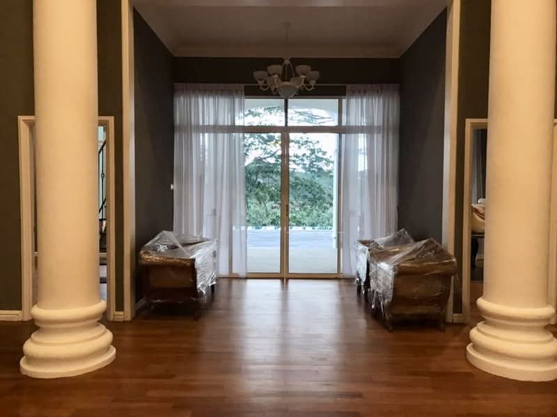 Bungalow for Sale in Leisure Farm (Gelang Patah) - Yik Tat - Living Room - PropertyGuru.com.my