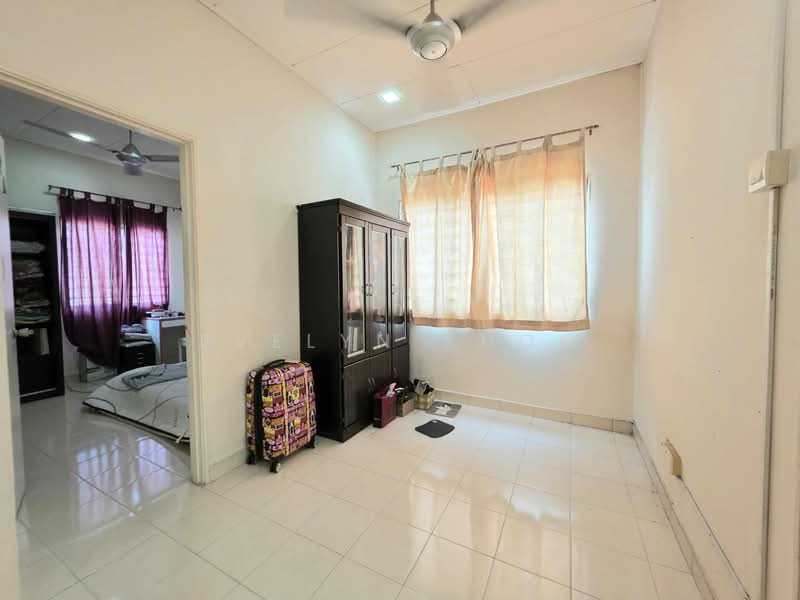 2-storey Terraced House for Sale in Saujana Rawang (Rawang) - Evelyn Khoo - Bedroom - PropertyGuru.com.my