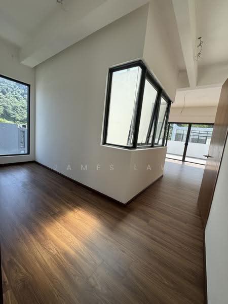 4-storey Terraced House for Sale in Damansara Perdana (Selangor) - James Law - Walk-in wardrobe space in master room - PropertyGuru.com.my
