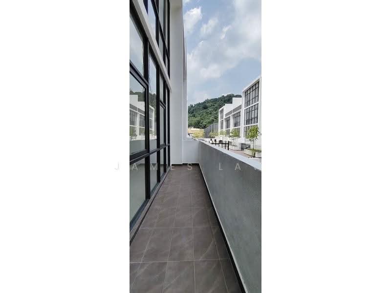 4-storey Terraced House for Sale in Damansara Perdana (Selangor) - James Law - Living hall terrrace - PropertyGuru.com.my
