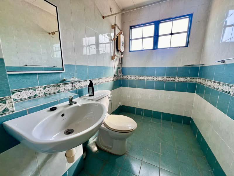 2-storey Terraced House for Sale in Petaling Jaya (Selangor) - Saiful Hafiz Ismail - Bathroom - PropertyGuru.com.my