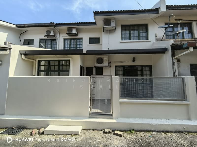 2-storey Terraced House for Sale in Petaling Jaya (Selangor) - Saiful Hafiz Ismail - Exterior - PropertyGuru.com.my