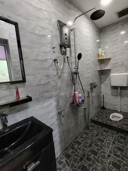 1-storey Terraced House for Sale in Taman Universiti (Skudai) - Ethan Gan - Bathroom - PropertyGuru.com.my