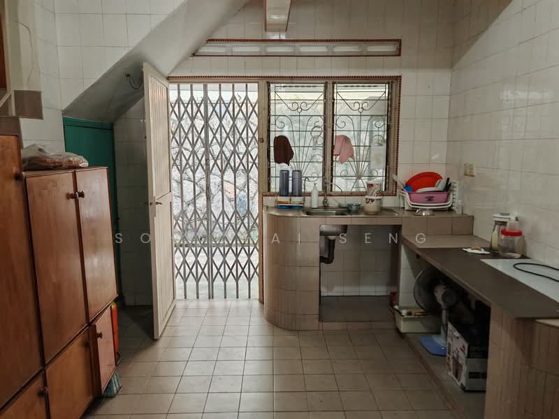 Semi-Detached House for Sale in Taman Century (Johor Bahru) - Soh Chai Seng - Kitchen - PropertyGuru.com.my