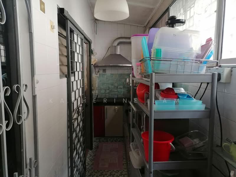 1-storey Terraced House for Sale in Taman Bukit Kuchai (Bandar Kinrara) - Katherine Lam - Kitchen - PropertyGuru.com.my