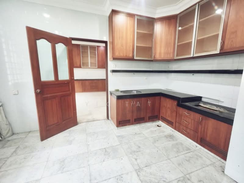 Bungalow for Sale in Kampung Mohd Amin (Johor Bahru) - Yik Tat - Kitchen - PropertyGuru.com.my