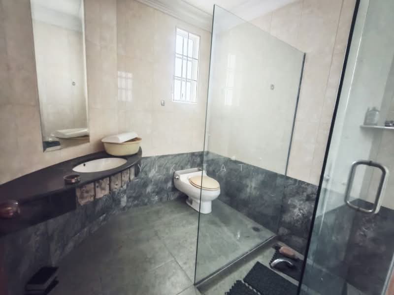 Bungalow for Sale in Kampung Mohd Amin (Johor Bahru) - Yik Tat - Bathroom - PropertyGuru.com.my