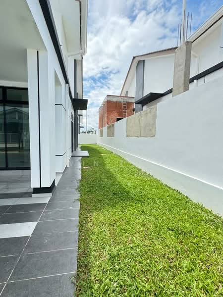 Semi-Detached House for Sale in Bandar Putra (Kulai) - Win Tan - Exterior - PropertyGuru.com.my