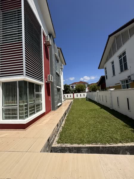Rumah Banglo untuk Dijual di Bandar Springhill (Jimah) - Kelly See - Exterior - PropertyGuru.com.my