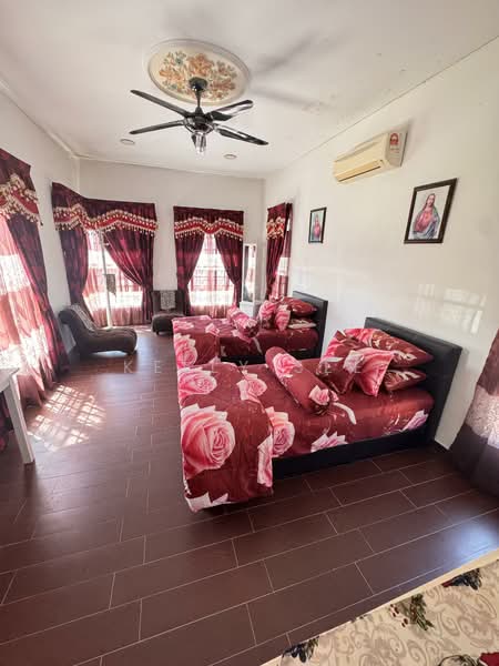 Rumah Banglo untuk Dijual di Bandar Springhill (Jimah) - Kelly See - Bedroom 3 - PropertyGuru.com.my