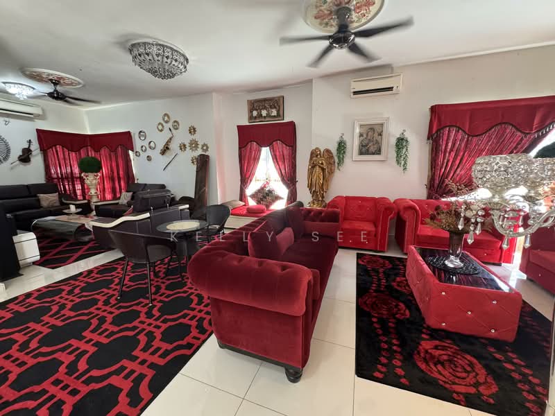 Rumah Banglo untuk Dijual di Bandar Springhill (Jimah) - Kelly See - Living Room - PropertyGuru.com.my