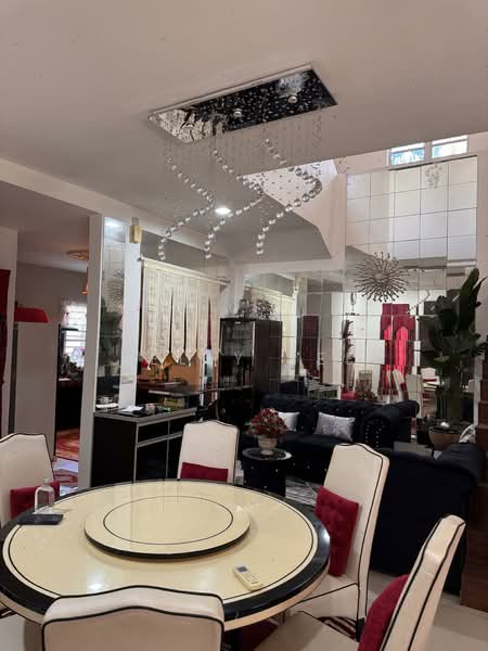 Rumah Banglo untuk Dijual di Bandar Springhill (Jimah) - Kelly See - Dining room - PropertyGuru.com.my