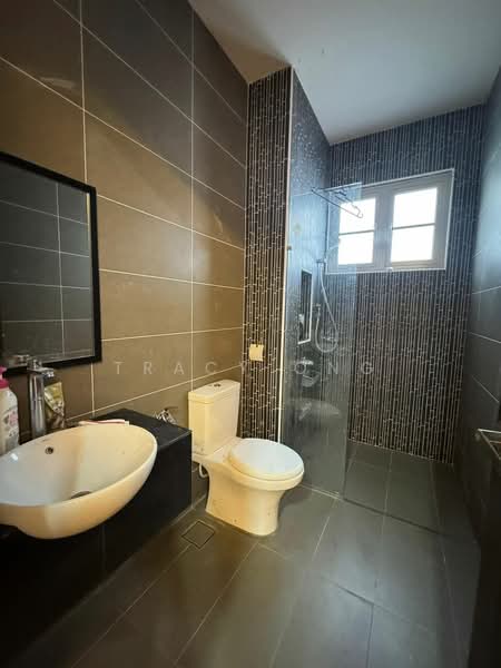 Semi-Detached House for Sale in Taman Ekoflora (Johor Bahru) - Tracy Ong - Bathroom - PropertyGuru.com.my