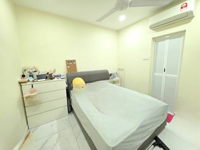 Seksyen 23 untuk Untuk Dijual - RM 675,000, Apr 2026 - Bedroom - PropertyGuru.com.my