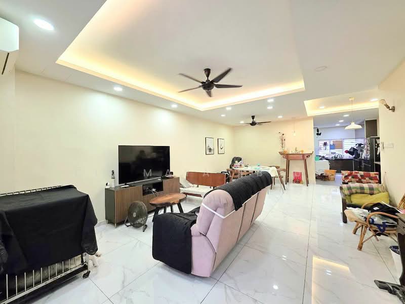 Seksyen 23 untuk Untuk Dijual - RM 675,000, Apr 2026 - Living Room - PropertyGuru.com.my