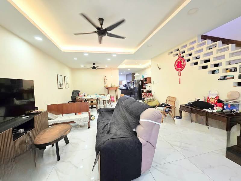 Seksyen 23 untuk Untuk Dijual - RM 675,000, Apr 2026 - Living Room - PropertyGuru.com.my