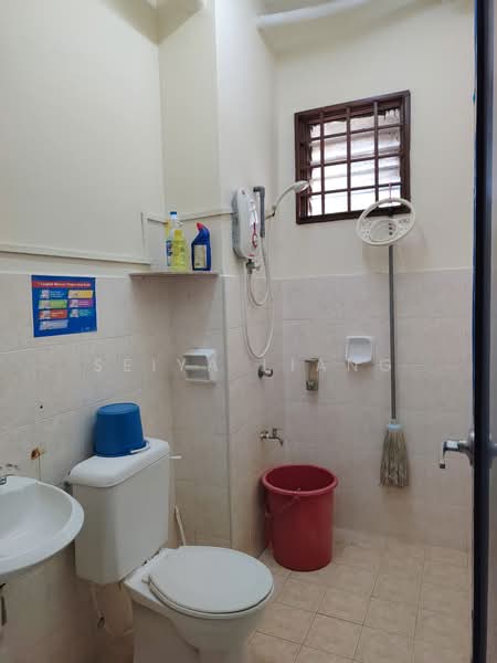 2-storey Terraced House for Rent in Permas Jaya (Johor) - Seiya Liang - Bathroom - PropertyGuru.com.my