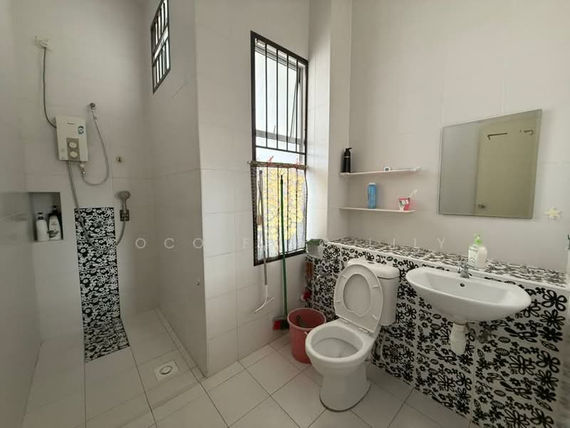 2-storey Terraced House for Sale in Taman Setia Indah (Tebrau) - Coco Feng Lily - Bathroom - PropertyGuru.com.my