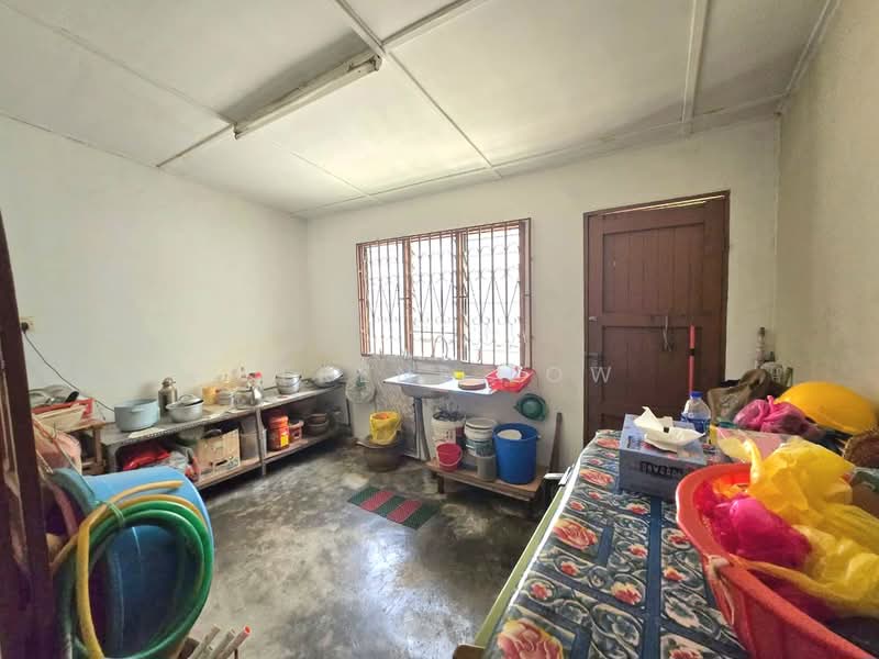 Taman Damai Jaya untuk Untuk Dijual - RM 335,000, Apr 2026 - Kitchen - PropertyGuru.com.my