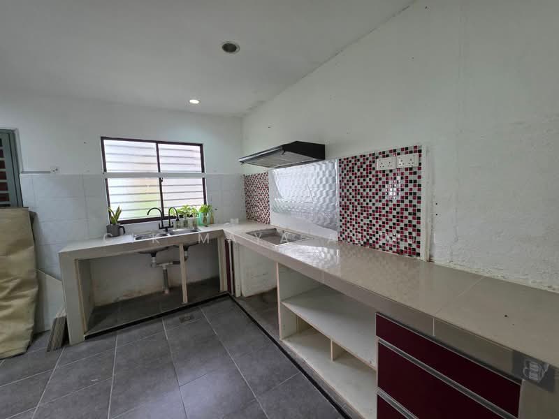 Terraced House for Sale in Jenjarom (Selangor) - Cik Maya Abdul - Kitchen - PropertyGuru.com.my