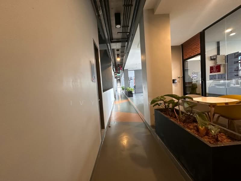 Office for Rent in Bandar Puteri Puchong (Puchong) - Ivy Chong - Corridor - PropertyGuru.com.my