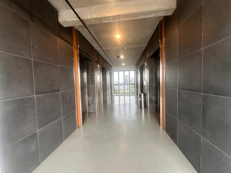 Office for Rent in Bandar Puteri Puchong (Puchong) - Ivy Chong - Corridor - PropertyGuru.com.my