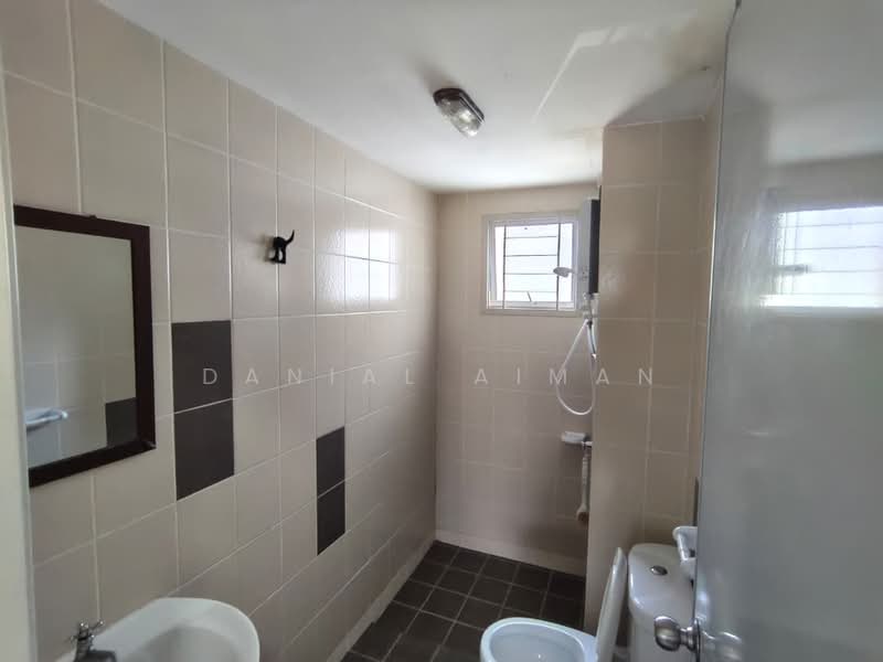 Apartment for Rent at Seri Baiduri - Danial Aiman - Bathroom - PropertyGuru.com.my
