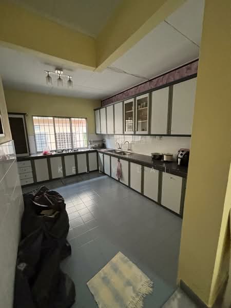 1.5-storey Terraced House for Sale in Bandar Sri Damansara (Selangor) - Kelly Lai - Kitchen - PropertyGuru.com.my